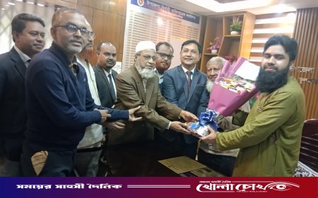 ফুলবাড়ীয়া সমিতি ময়মনসিংহের উদ্যোগে ইউএনওকে ফুলেল শুভেচ্ছা