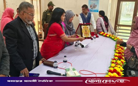 আলফাডাঙ্গায় বেগম রোকেয়া দিবসে তিন অদম্য নারীকে সম্মাননা স্মারক প্রদান