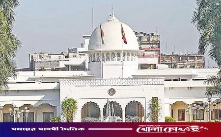 জাতীয় নির্বাচনের তফসিল ঘোষণার প্রাক্কালে রাষ্ট্রপতি সাহাবুদ্দিনের সঙ্গে সিইসি-র বৈঠক