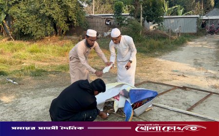 নিজ হাতে ব্যানার-ফেস্টুন অপসারণ করলেন ফরিদপুর-৪ আসনের স্বতন্ত্র সংসদ সদস্য প্রার্থী মুফতি রায়হান জামিল