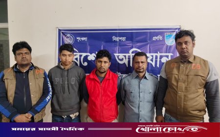 আশুলিয়ায় মদের কারখানায় ডিবি পুলিশের হানা: বিপুল পরিমাণ মদ ও তৈরির সরঞ্জামসহ গ্রেফতার ৩