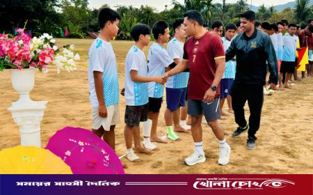 সুংসুংপাড়ায় সেনাবাহিনীর উদ্যোগে বড়দিন ও নববর্ষ উদযাপন: প্রীতি ফুটবল ম্যাচ ও সম্প্রীতি সভা অনুষ্ঠিত