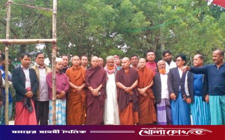 কাপ্তাইয়ে মসজিদ ও বিহারের সহাবস্থান: সম্প্রীতির অনন্য নজির গড়ে নির্মিত হচ্ছে তোরণ