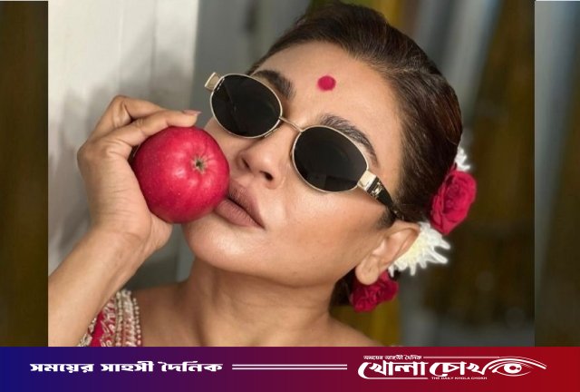 আপেল হাতে আবেদনময়ী লুকে কী ইঙ্গিত দিলেন জয়া আহসান