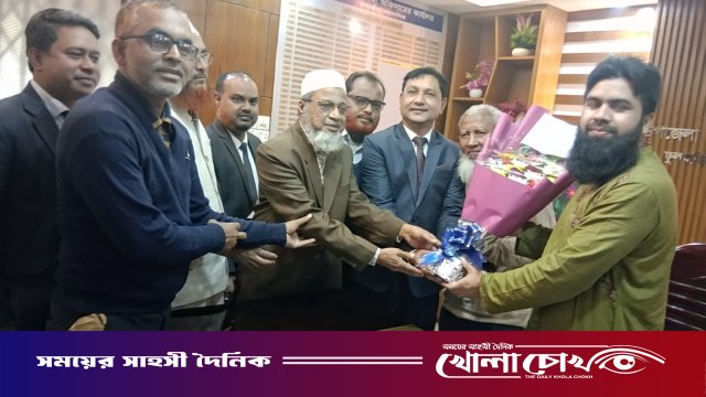 ফুলবাড়ীয়া সমিতি ময়মনসিংহের উদ্যোগে ইউএনওকে ফুলেল শুভেচ্ছা