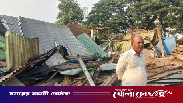 নোয়াখালীতে রেলওয়ের জায়গা থেকে ১০৭টি অবৈধ স্থাপনা উচ্ছেদ