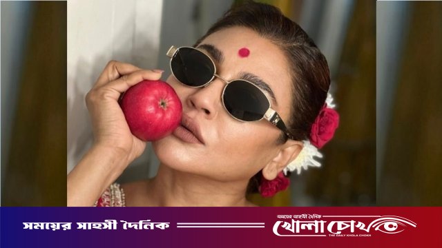 আপেল হাতে আবেদনময়ী লুকে কী ইঙ্গিত দিলেন জয়া আহসান