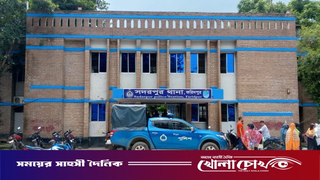 মাদকবিরোধী অভিযানে চাকরিচ্যুত পুলিশ সদস্যসহ দুই কারবারি গ্রেপ্তার