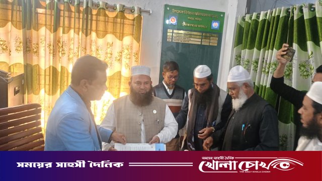 ফরিদপুর-৪ আসনে খেলাফত মজলিসের প্রার্থী মিজানুর রহমানের মনোনয়নপত্র সংগ্রহ