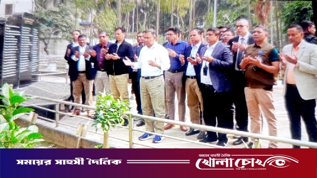 পিলখানা ট্র্যাজেডির শহীদ সেনা কর্মকর্তাদের কবর জিয়ারত করলেন তারেক রহমান