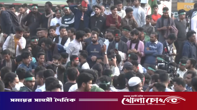 ইনকিলাব মঞ্চের মুখপাত্র হাদি হত্যার বিচার দাবিতে উত্তাল শাহবাগ