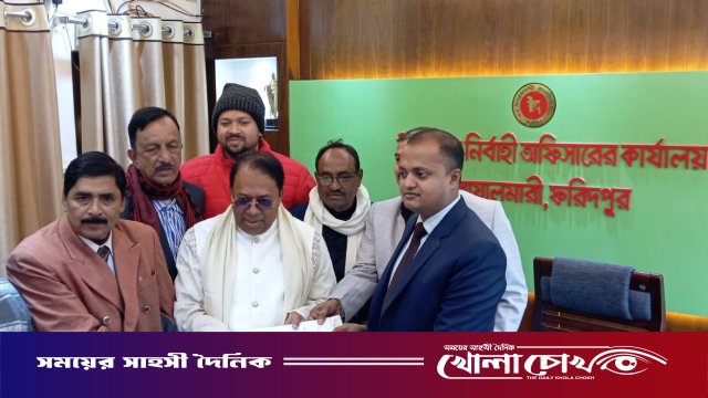 ফরিদপুর-১ আসনে বিএনপির প্রার্থী সাবেক এমপি খন্দকার নাসিরুল ইসলামের মনোনয়নপত্র জমা