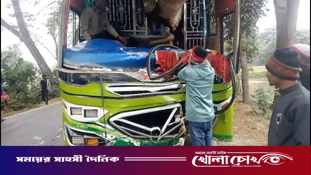 মাদারীপুরে বাস নিয়ন্ত্রণ হারিয়ে গাছে ধাক্কা: আহত অন্তত ২০