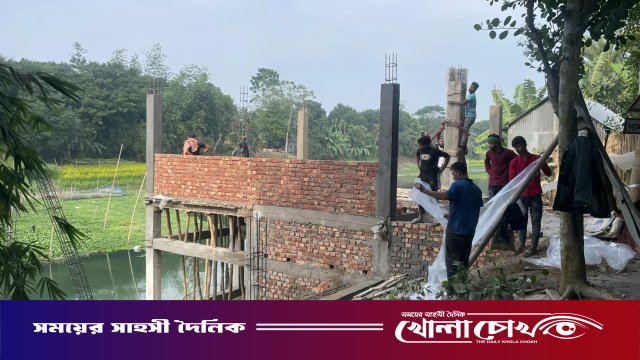 সালথায় কুমার নদী দখল করে ভবন নির্মাণ, হুমকিতে নদী ও পরিবেশ