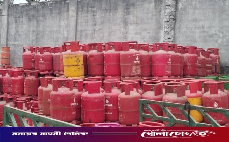 আশুলিয়ায় গ্যাসের কৃত্রিম সংকট: সরকার নির্ধারিত মূল্যের দ্বিগুণ দামে বিক্রির অভিযোগ