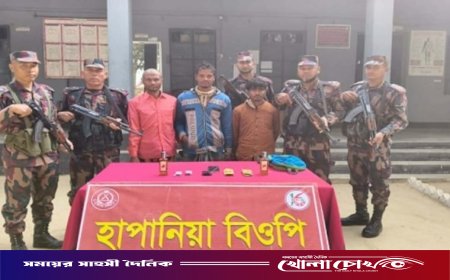 নওগাঁর সীমান্তে ভারতীয় ঔষধ ও মদসহ ৩ চোরাকারবারী আটক