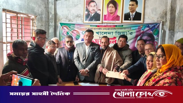 রাণীনগরে ক্ষতিগ্রস্ত ও অসচ্ছল বিএনপি নেতাকর্মীদের আর্থিক সহায়তা প্রদান