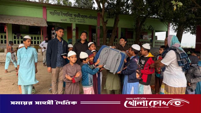 ভাঙ্গায় হাড়কাঁপানো শীতে অসহায়দের পাশে ইউএনও: ভোররাতে শীতবস্ত্র বিতরণ