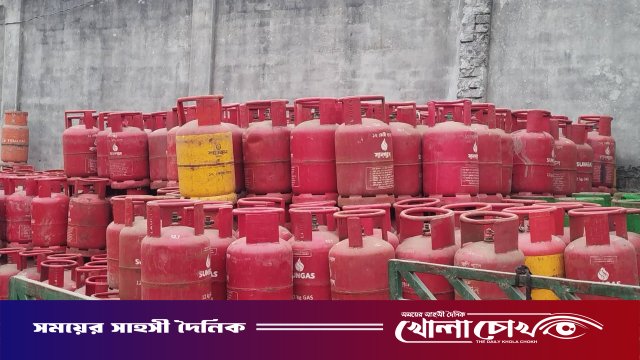 আশুলিয়ায় গ্যাসের কৃত্রিম সংকট: সরকার নির্ধারিত মূল্যের দ্বিগুণ দামে বিক্রির অভিযোগ