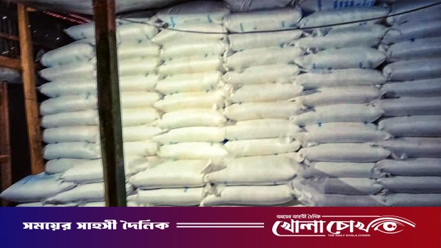 আগৈলঝাড়ায় সার সংকটে কৃষকদের হাহাকার: ডিলারদের বিরুদ্ধে কৃত্রিম সংকট সৃষ্টির অভিযোগ