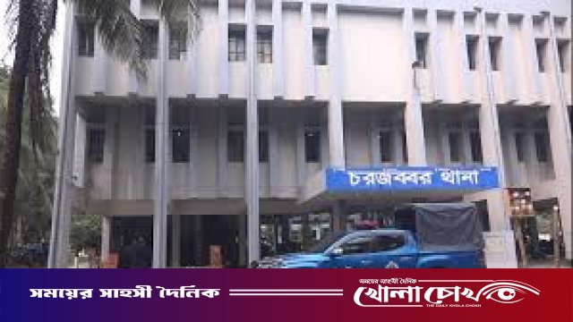 ছাত্রীকে নিয়ে পালালো মাদ্রাসার প্রধান শিক্ষক, মাদরাসায় অগ্নিসংযোগ