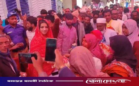 ‎পুষ্পবৃষ্টি আর বাঁধভাঙা উল্লাসে বরণ: লস্করদিয়ায় ভালোবাসার জোয়ারে ভাসছেন শামা ওবায়েদ