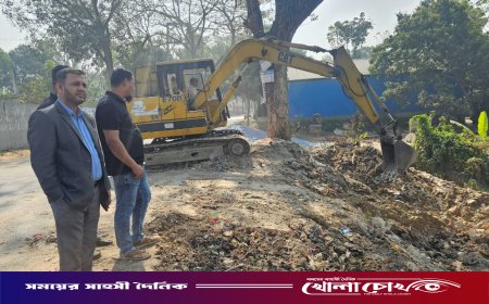অবশেষে বিষাক্ত ধোঁয়া থেকে মুক্তি পাচ্ছে নগরকান্দাবাসী, সরছে স্তূপীকৃত ময়লা