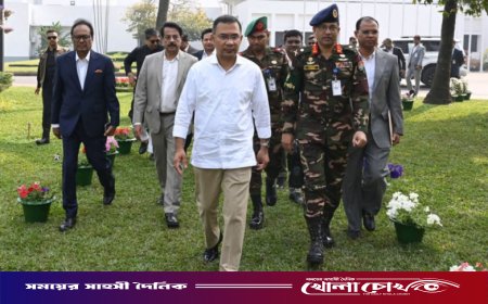 পুরোনো কর্মচারীদের চিনে নিয়ে চমকে দিলেন তারেক রহমান