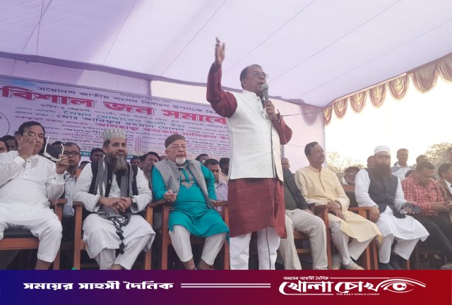 ‘আপনাদের সেবা করতে করতে মরে যেতে চাই’: বোয়ালমারীতে বিএনপি প্রার্থী খন্দকার নাসির