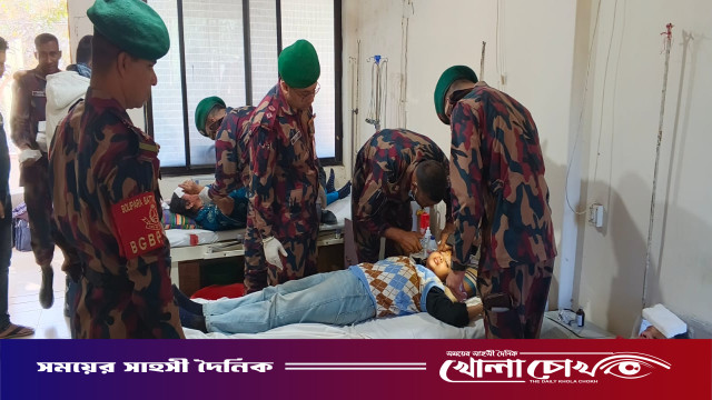 থানচিতে পর্যটকবাহী ‘চাঁন্দের গাড়ি’ উল্টে ২ পর্যটক গুরুতর আহত