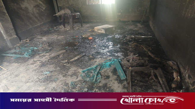 পুড়িয়ে দিল নোয়াখালীর বিএনপির নির্বাচনী অফিস, পুড়েছে আরো দুই দোকান