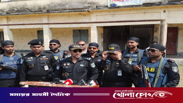 ফরিদপুরে বিভিন্ন ভোটকেন্দ্র পরিদর্শনে র‌্যাব-১০, নিরাপত্তায় ড্রোন নজরদারি