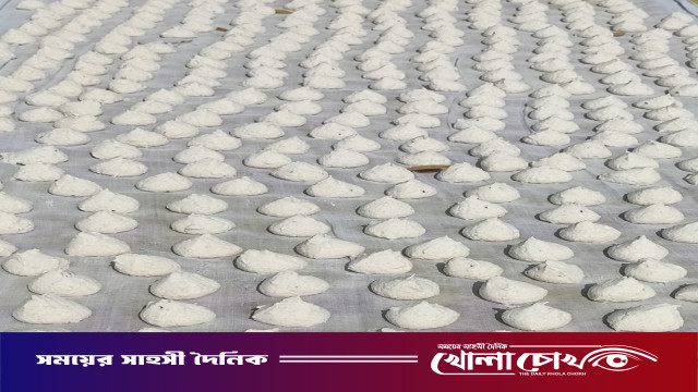 মাগুরায় চাল কুমড়ার বড়ি তৈরিতে ব্যস্ত নারীরা