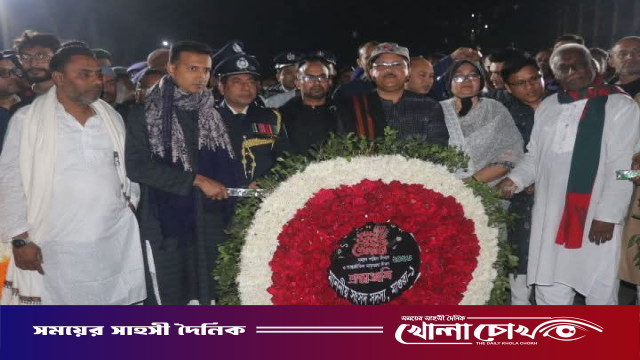 একুশের প্রথম প্রহরে মাগুরায় ভাষা শহীদদের শ্রদ্ধা নিবেদন