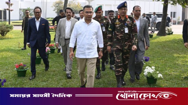 পুরোনো কর্মচারীদের চিনে নিয়ে চমকে দিলেন তারেক রহমান