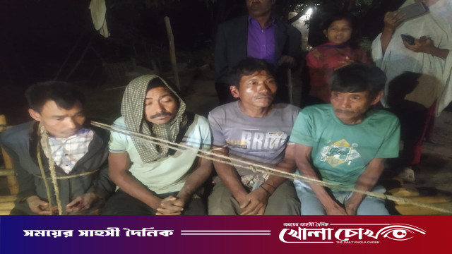 রোয়াংছড়িতে ৪ গরু চোরকে জনতা ধরে পুলিশের কাছে সোপর্দ