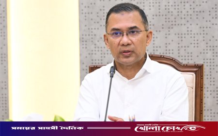 প্রধানমন্ত্রীর বিদেশ সফরে প্রটোকল কমাল সরকার