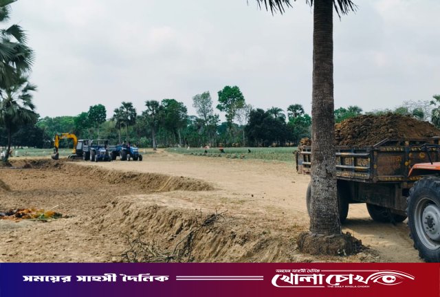 সালথায় দিনরাত চলছে ফসলি জমির মাটি কাটার মহোৎসব: প্রশাসনের ভূমিকা নিয়ে প্রশ্ন