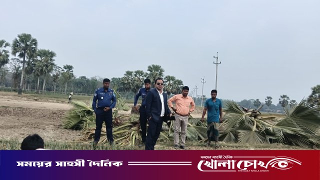 দৈনিক খোলাচোখে প্রতিবেদন প্রকাশের পর টনক নড়ল প্রশাসনের, সালথায় মাটি কাটার দায়ে জরিমানা