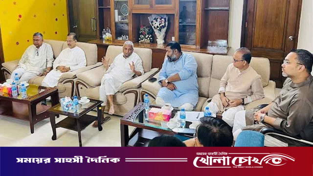 ঈদের ছুটির আগেই শ্রমিকদের বেতন-বোনাস পরিশোধের কড়া নির্দেশ শ্রমমন্ত্রীর