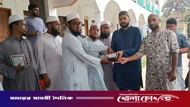 সালথায় এতিমখানা ও মাদরাসায় সৌদি আরবের উপহারের খেজুর বিতরণ