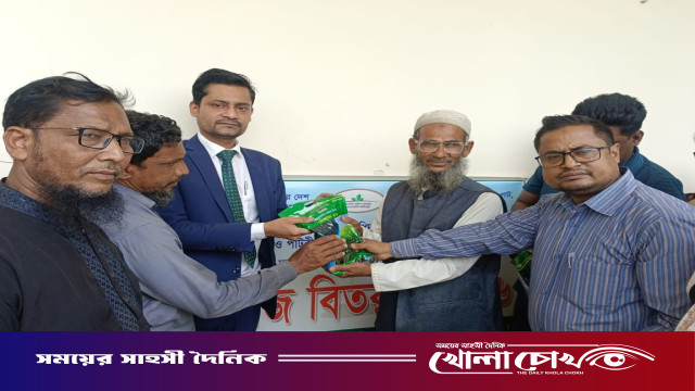 সালথায় পাটচাষিদের মাঝে বিনামূল্যে পাটবীজ বিতরণের উদ্বোধন