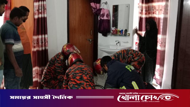 সদরপুরে বেডরুমে আটকা পরেছিল শিশু,ফায়ার সার্ভিসের তৎপরতায় উদ্ধার