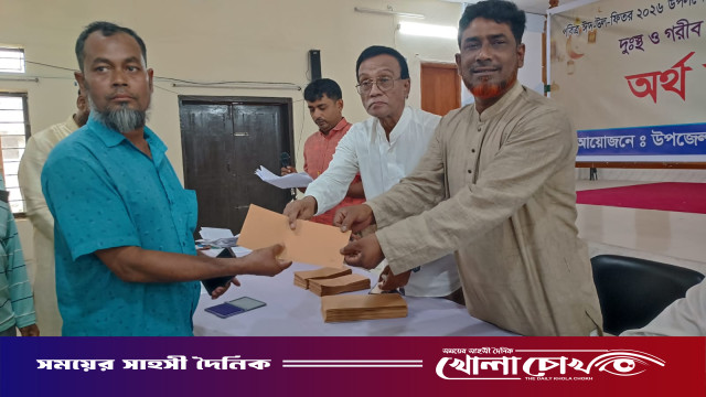 সালথায় প্রধানমন্ত্রীর ত্রাণ তহবিলের অর্থ বিতরণ