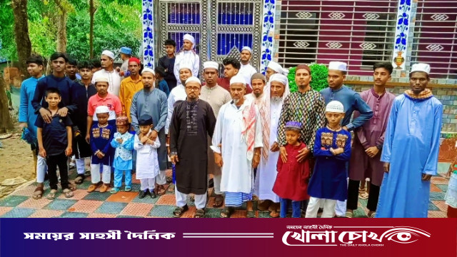 দীর্ঘ এক মাসের সিয়াম সাধনা ও আত্মশুদ্ধির পর হাজারো মানুষের উপস্থিতিতে সম্পন্ন হয়েছে ঈদুল ফিতরের নামাজ