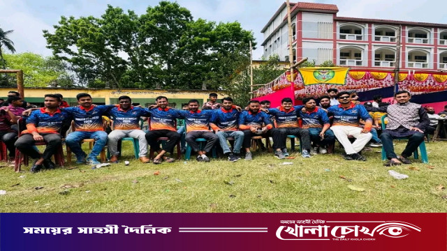 ১৪ বছর পরও অটুট বন্ধুত্ব: আলফাডাঙ্গার জাটিগ্রাম হাইস্কুল মাঠে ঈদের রঙে রঙিন মহামিলন