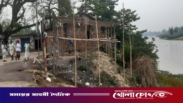 আত্রাইয়ের কাশিয়াবাড়ী হাটে সরকারি জায়গা দখল করে দোকান নির্মাণের অভিযোগ