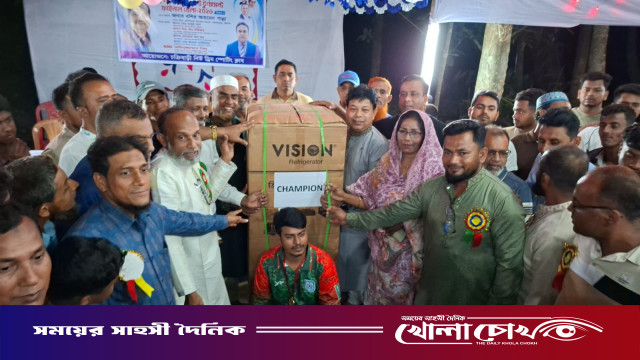 আগৈলঝাড়ায় শহীদ জিয়া স্মৃতি নাইট শর্ট পিচ ক্রিকেট টুর্ণামেন্ট ফাইনাল খোলা ও পুরস্কার বিতরনী সভা অনুষ্ঠিত