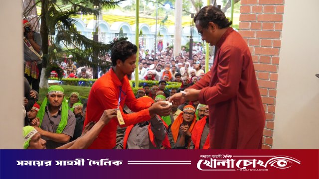 অস্বচ্ছলদের স্বাবলম্বী করতে চন্দ্রপুরী জাকের কল্যাণ ফাউন্ডেশনের কর্মসংস্থান সহায়তা ও পুঁজি বিতরণ