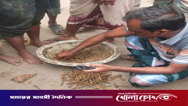 নওগাঁয় মাঠ থেকে ৩২৫ রাউন্ড গুলি উদ্ধার